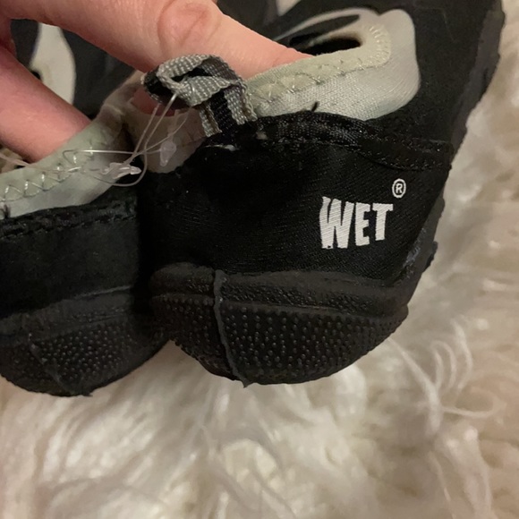 10/$35🏷️❤️NWT wet tropix wet shoes size 5 & 6 water shoes comfy black/grey - Picture 6 of 7